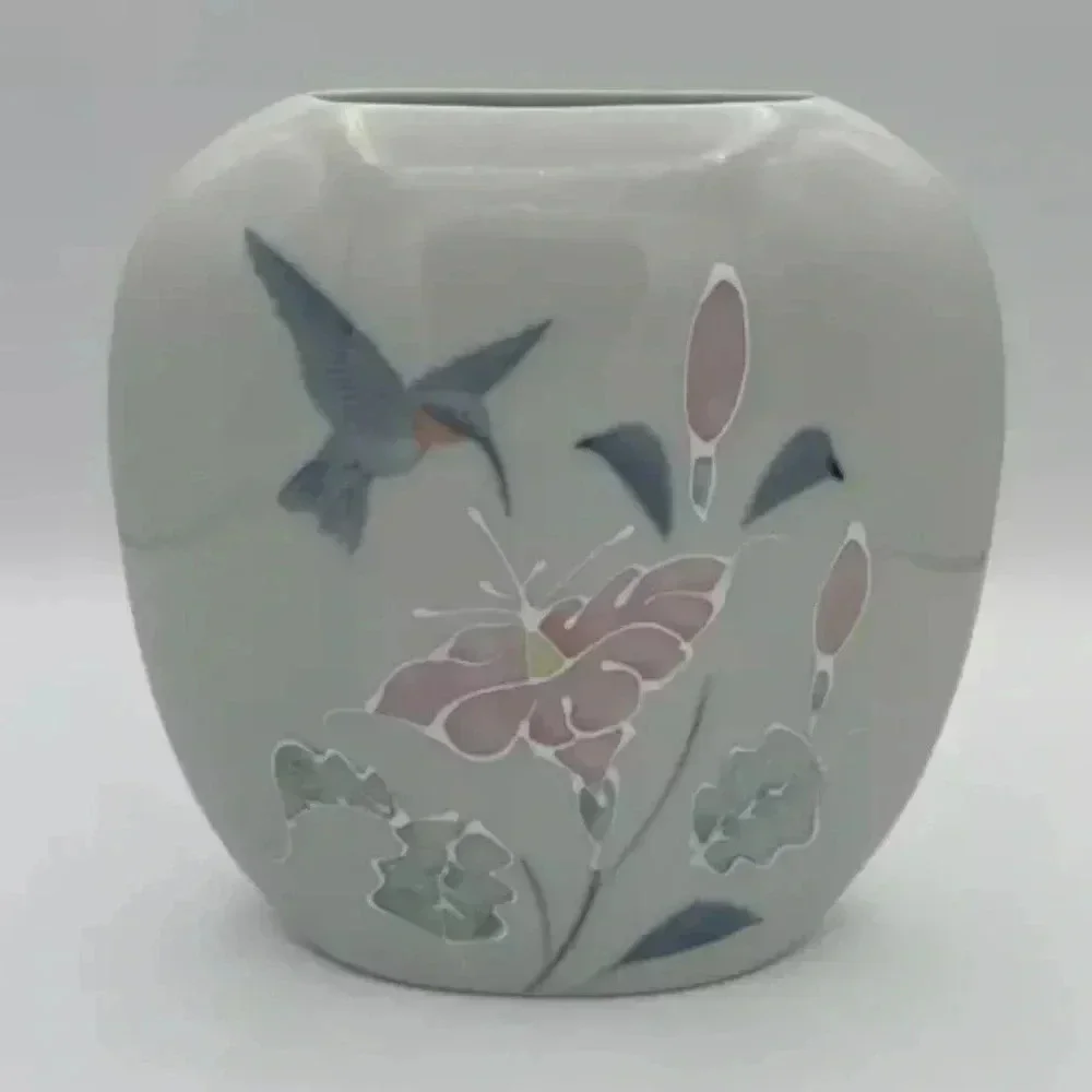 OTAGIRI Hand Painted Humm Floral Embossed Vase Vintage EXCELLENT Condition
